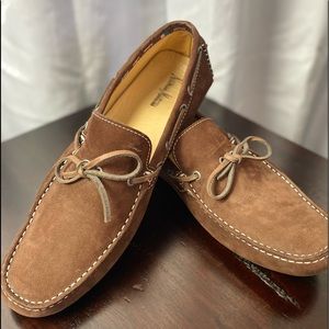 NEIMAN MARCUS suede driving shoes.